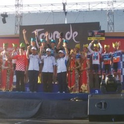 Peter Pouly Pertahankan Gelar Juara