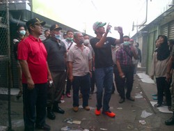 Ganjar Potret Satu-satunya Hidran yang Berfungsi Atasi Kebakaran Pasar Johar