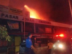 Pasar Johar Terbakar, Dua Pria Diamankan Polisi Karena Berusaha Menjarah
