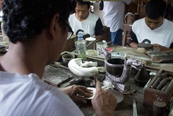 Jerih Payah Pembuatan Kerajinan Perak di Yogyakarta