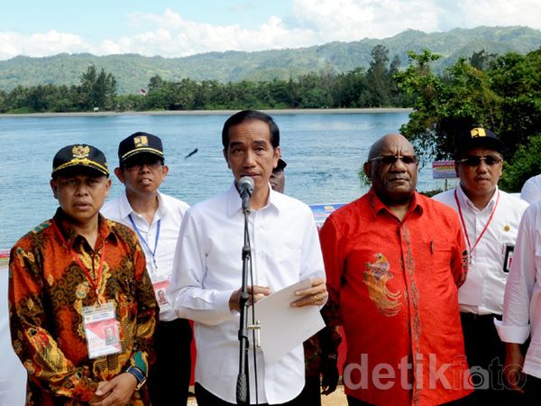 Jokowi Blusukan di Jayapura