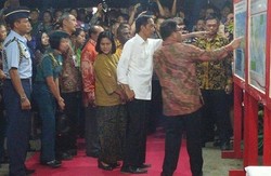 Jokowi Mau Seluruh Kabupaten Melek Internet di 2017