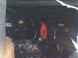 Olah TKP Kebakaran Pasar Johar, Tim Labfor Amankan Kabel Bekas dan Abu