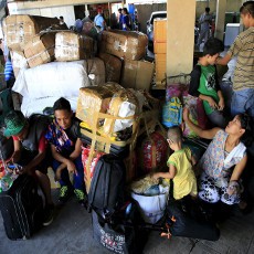 Topan Dahsyat Noul Hancurkan Rumah Warga di Filipina, 2 Orang Tewas