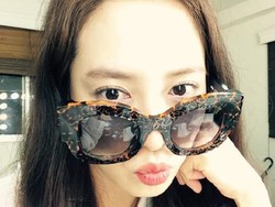Song Ji Hyo Unggah Foto-foto Selfie Monyong di Weibo