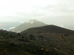 Petualangan Tiada Dua ke Gunung Merapi