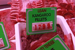 Bisa Beli Daging Kanguru di Queen Victoria Market, Melbourne