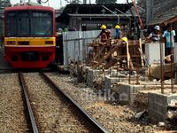 Peron Stasiun Kebayoran Lama Diperpanjang