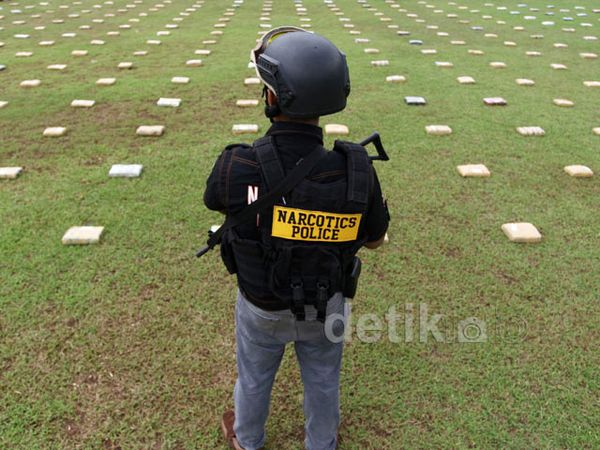 Polisi Amankan Ganja 2,1 Ton Asal Aceh