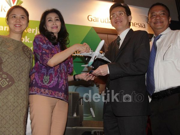 Garuda Indonesia Gandeng Bank Permata