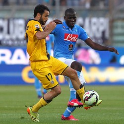 Napoli Diimbangi Parma 2-2