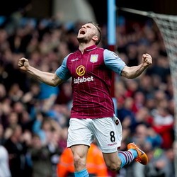 Cleverley Kembali Tersenyum bersama Villa