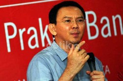 Ahok: Banyak Pejabat DKI Tak Bisa Buat Dokumen Tender!