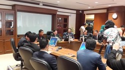 Bertemu Menteri Malaysia, Surya Paloh Ceritakan Permasalahan Golkar