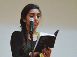 Penyair Rupi Kaur Bikin Heboh Instagram dengan Foto Menstruasi