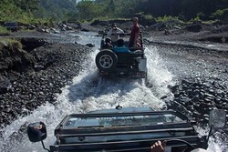Menegangkan! Mendaki Merapi Naik Jeep Offroad