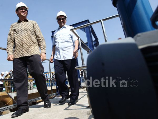 Ahok Resmikan Gedung Pengolahan Lumpur Aetra