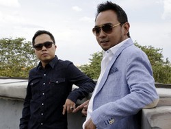 Kolaborasi Spesial dengan Sandhy Sondoro di Album Signature Bebi Romeo