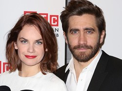 Kepergok Ciuman, Jake Gyllenhaal dan Ruth Wilson Pacaran?