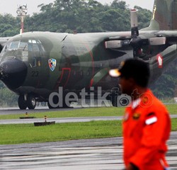 Turunkan Harga Semen di Wamena, Pemerintah Gunakan Pesawat Hercules