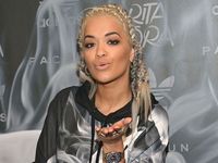 Mau Tiru Rambut Kepang ala Rita Ora Ini?