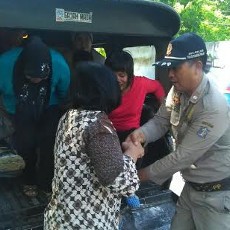 Angkutan Kota di Surabaya Mogok Massal di Grahadi