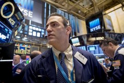 Wall Street Lesu di Awal Pekan