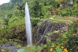 Ternyata Ada Air Mancur Sedahsyat Ini di Banyumas