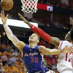 Harden Triple-Double, Rockets Perpanjang Napas