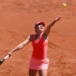 Halep dan Bouchard Melaju, Wozniacki Dikandaskan Azarenka