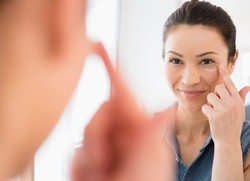 Tips Memilih Tabir Surya Untuk Pemilik Kulit Berminyak & Berjerawat