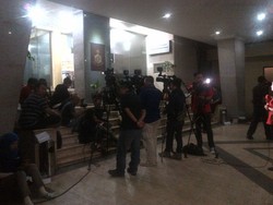 Sudah 13 Jam, Gubernur Aher Masih Diperiksa Penyidik Bareskrim