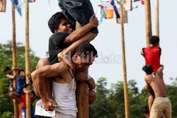 Ahok: Di Kampung Nggak Ramai Kalau Nggak Ada Panjat Pinang