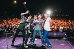 Totalitas Menjadi Fotografer Konser