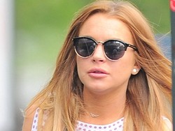 Kepergok Bawa Al-Quran, Lindsay Lohan Masuk Islam?