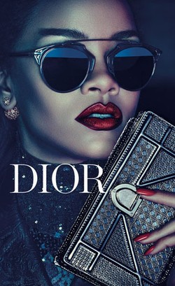 Foto: Rihanna Tampil High-Fashion di Iklan Perdana Untuk Dior