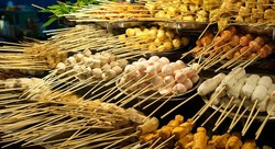 Som Tam dan Serangga Goreng, Jajanan Kaki Lima yang Renyah Gurih