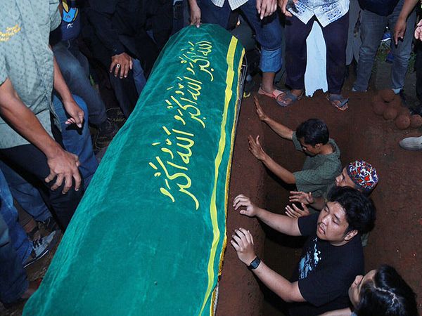 Jenazah Didi Petet Dimakamkan