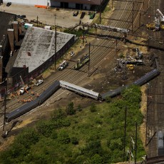 Kereta Amtrak Diduga Terkena Peluru Sebelum Anjlok di Philadelphia