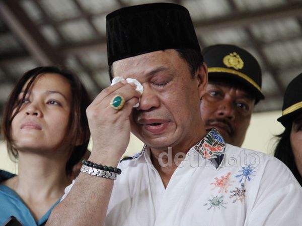 Ketika Kadiv Humas Polri Menangis Terharu
