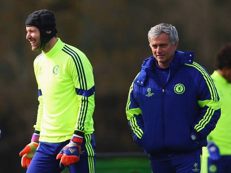 Mourinho Bersikeras Ingin Pertahankan Cech