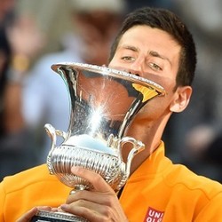 Tundukkan Federer Straight Set, Djokovic Juara