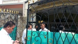 Kasus 47 Orang Gagal Umroh, Polisi Sambangi Kantor Biro Umroh di Bekasi