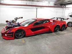 Gila, Suzuki Escudo Diubah Jadi Mobil Sport yang Punya 6 Ban