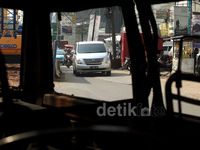 Jalan Menyempit, Jalan Kyai Maja Macet