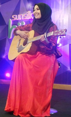 Aneka Bakat Peserta Sunsilk Hijab Hunt Makassar, Make-up Hingga Basket