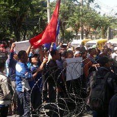 Ratusan Sopir Angkutan Umum Tolak Peluncuran Bus Trans Sidoarjo