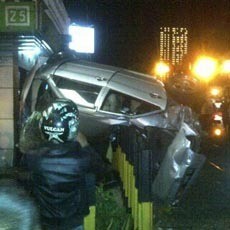 Mesin Mati di Tengah Rel, Vios Dihajar KA Penataran