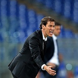 Garcia: Roma Terlalu Sering Beri Gol untuk Lawan