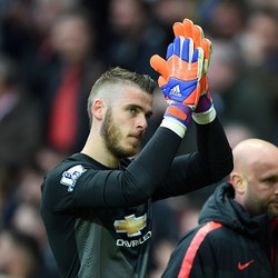 Neville Sarankan MU Tukar De Gea dengan Bale
